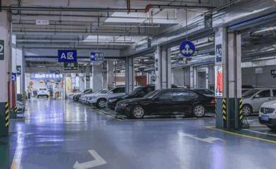 地下停車場的洗車店為何如此火爆？停車服務的隱藏商機揭秘